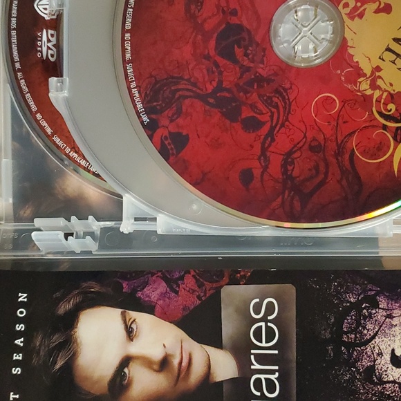 4 Seasons Of The Vampire Diaries - Picture 3 of 8
